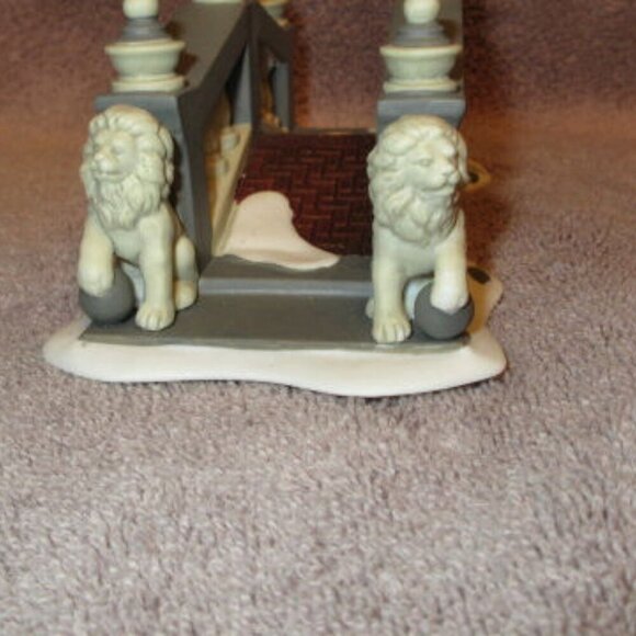 NIB Department 56 LIONHEAD BRIDGE Heritage Village Collection PORCELAIN #5864-5 - Picture 9 of 12